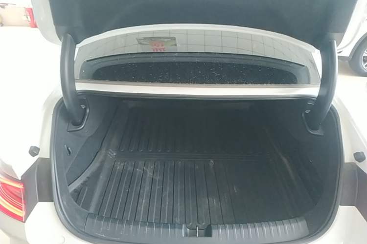 Used Xiaomi Auto SU7 2024 Rear-Drive Long-Range Intelligent Driving Version Trunk
