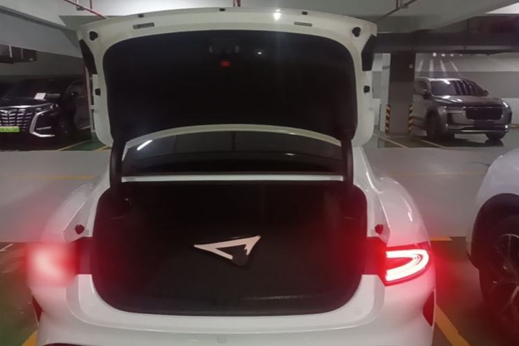 Used Xiaomi Auto SU7 2024 Rear-Drive Long-Range Intelligent Driving Version Trunk