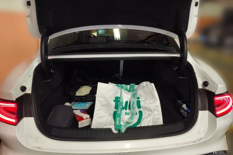 Used Xiaomi Auto SU7 2024 Four-Wheel Drive Ultra-Long Range Advanced Intelligent Driving Max Edition Trunk