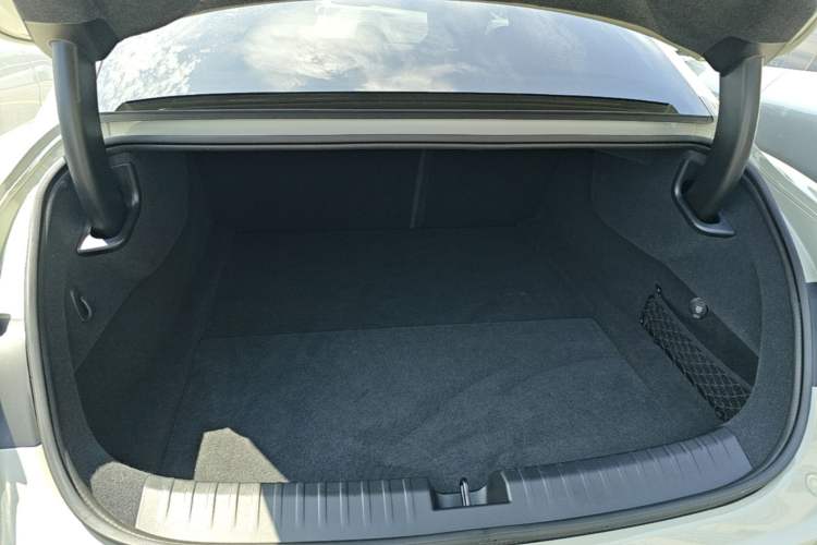 Used Xiaomi Auto SU7 2024 Four-Wheel Drive Ultra-Long Range Advanced Intelligent Driving Max Edition Trunk