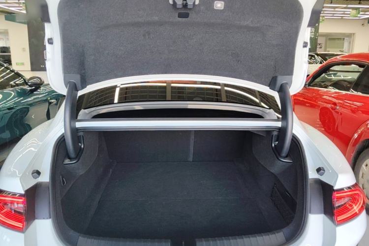 Used Xiaomi Auto SU7 2024 Four-Wheel Drive Ultra-Long Range Advanced Intelligent Driving Max Edition Trunk