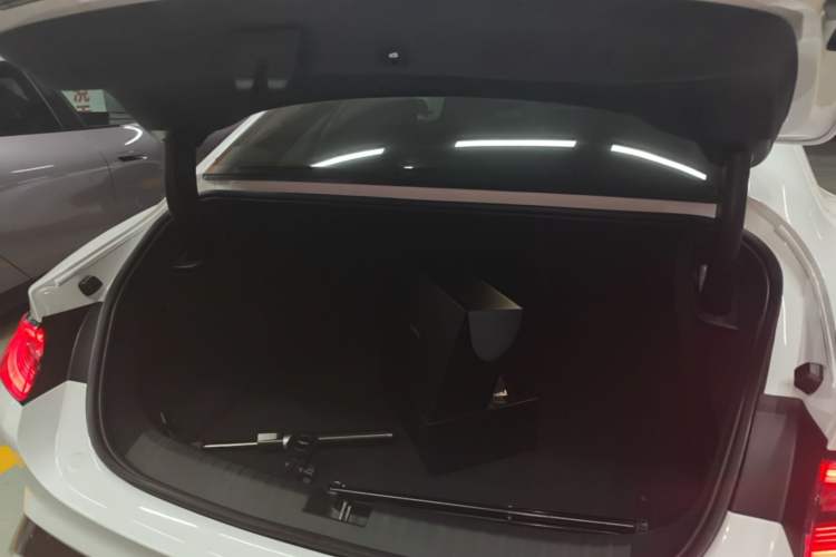 Used Xiaomi Auto SU7 2024 Rear-Drive Ultra-Long Range Advanced Pro-Level Intelligent Driving Version Trunk