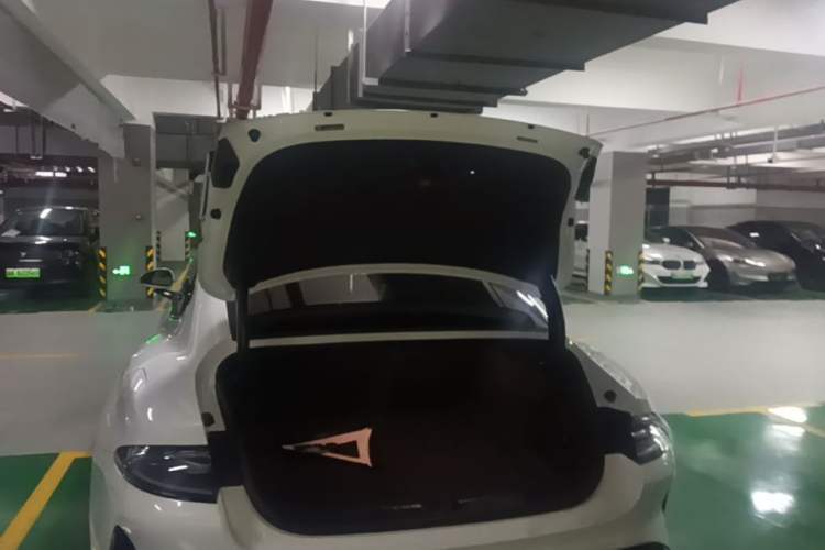 Used Xiaomi Auto SU7 2024 Rear-Drive Long-Range Intelligent Driving Version Trunk