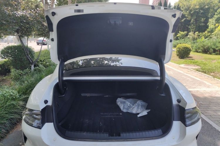 Used Xiaomi Auto SU7 2024 Four-Wheel Drive Ultra-Long Range Advanced Intelligent Driving Max Edition Trunk