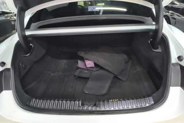 Used Xiaomi Auto SU7 2024 Rear-Drive Long-Range Intelligent Driving Version Trunk