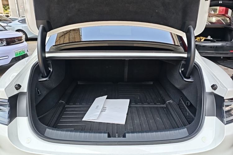 Used Xiaomi Auto SU7 2024 Four-Wheel Drive Ultra-Long Range Advanced Intelligent Driving Max Edition Trunk