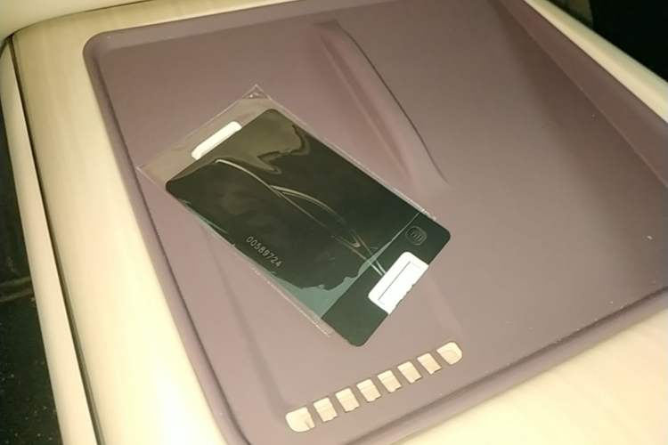 Used Xiaomi Auto SU7 2024 Rear-Drive Long-Range Intelligent Driving Version Vehicle Key