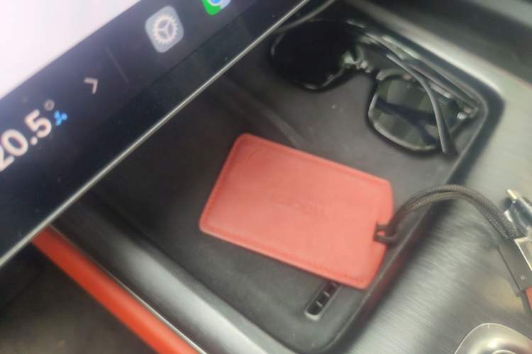 Used Xiaomi Auto SU7 2024 Rear-Drive Long-Range Intelligent Driving Version Vehicle Key