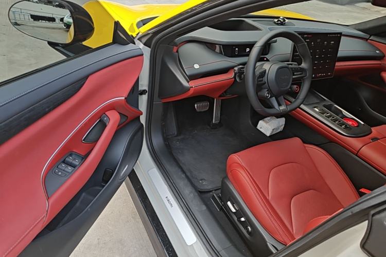 Used Xiaomi Auto SU7 2024 Four-Wheel Drive Ultra-Long Range Advanced Intelligent Driving Max Edition Driver Seat