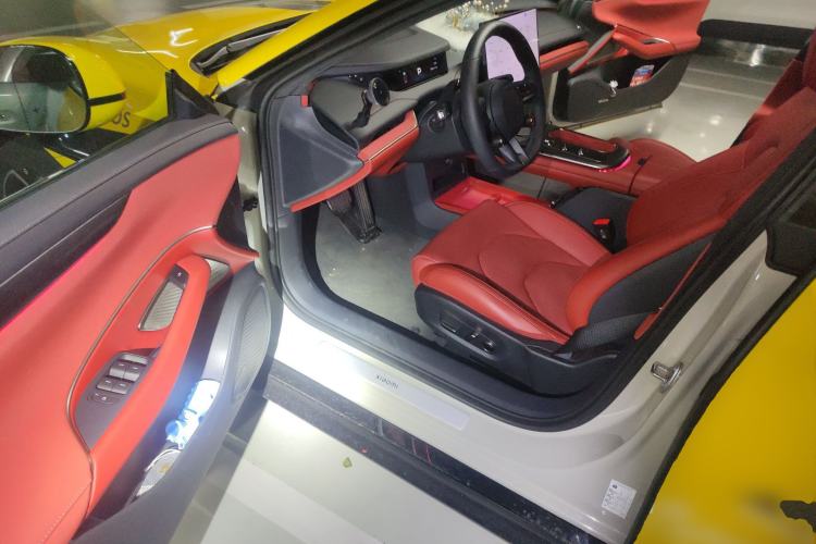 Used Xiaomi Auto SU7 2024 Rear-Drive Long-Range Intelligent Driving Version Driver Seat