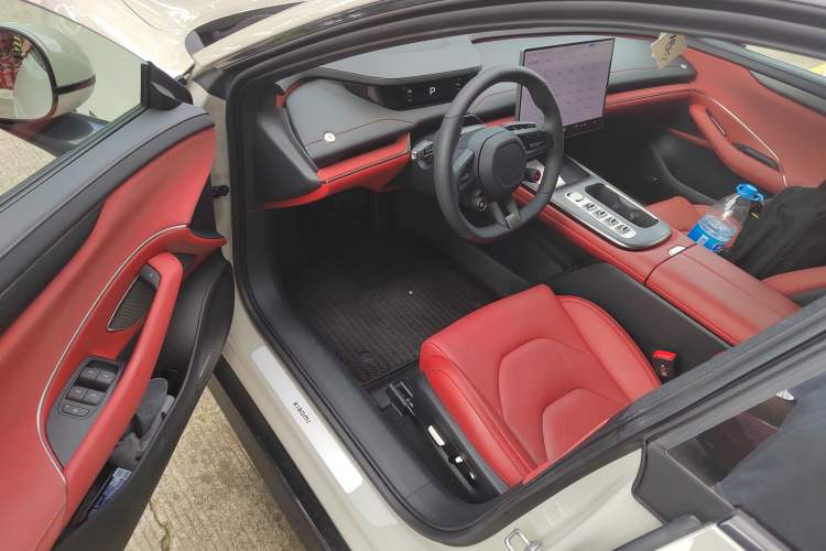 Used Xiaomi Auto SU7 2024 Rear-Drive Ultra-Long Range Advanced Pro-Level Intelligent Driving Version Driver Seat