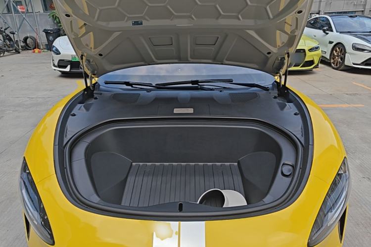 Used Xiaomi Auto SU7 2024 Four-Wheel Drive Ultra-Long Range Advanced Intelligent Driving Max Edition Engine Bay