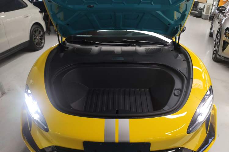 Used Xiaomi Auto SU7 2024 Four-Wheel Drive Ultra-Long Range Advanced Intelligent Driving Max Edition Engine Bay
