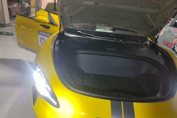 Used Xiaomi Auto SU7 2024 Rear-Drive Long-Range Intelligent Driving Version Engine Bay Right