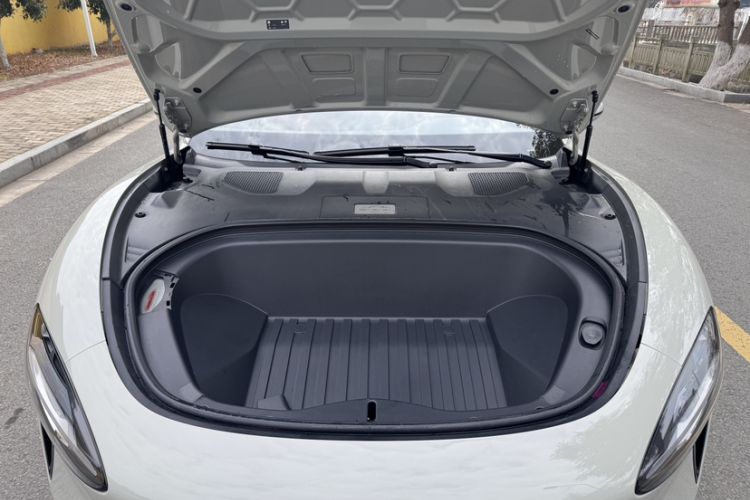 Used Xiaomi Auto SU7 2024 Rear-Drive Long-Range Intelligent Driving Version Engine Bay