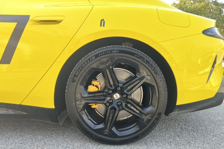 Used Xiaomi Auto SU7 2024 Rear-Drive Long-Range Intelligent Driving Version Exterior 9