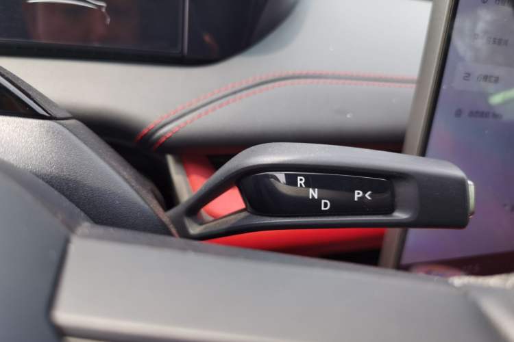 Used Xiaomi Auto SU7 2024 Rear-Drive Long-Range Intelligent Driving Version Gear Lever