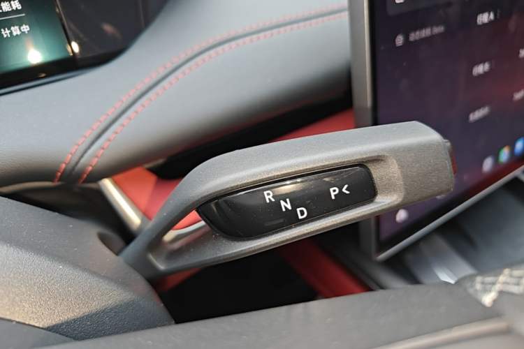Used Xiaomi Auto SU7 2024 Four-Wheel Drive Ultra-Long Range Advanced Intelligent Driving Max Edition Gear Lever