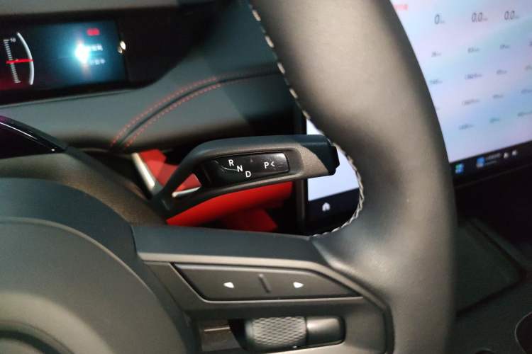Used Xiaomi Auto SU7 2024 Four-Wheel Drive Ultra-Long Range Advanced Intelligent Driving Max Edition Gear Lever