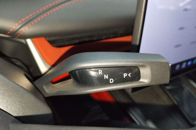 Used Xiaomi Auto SU7 2024 Rear-Drive Ultra-Long Range Advanced Pro-Level Intelligent Driving Version Gear Lever