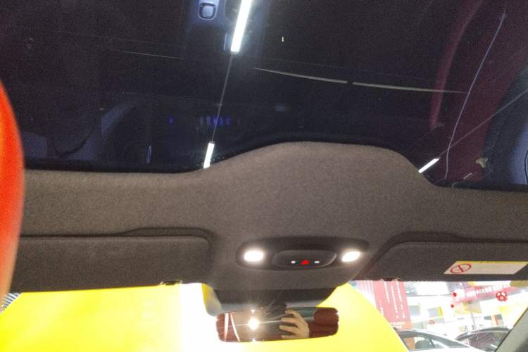 Used Xiaomi Auto SU7 2024 Rear-Drive Ultra-Long Range Advanced Pro-Level Intelligent Driving Version Headliner