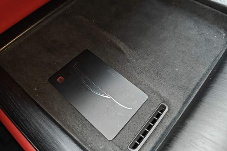 Used Xiaomi Auto SU7 2024 Four-Wheel Drive Ultra-Long Range Advanced Intelligent Driving Max Edition Interior 1
