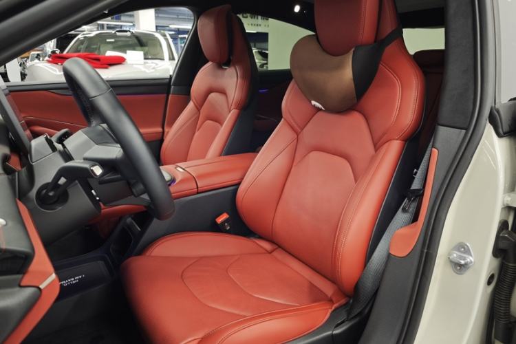 Used Xiaomi Auto SU7 2024 Four-Wheel Drive Ultra-Long Range Advanced Intelligent Driving Max Edition Interior 2