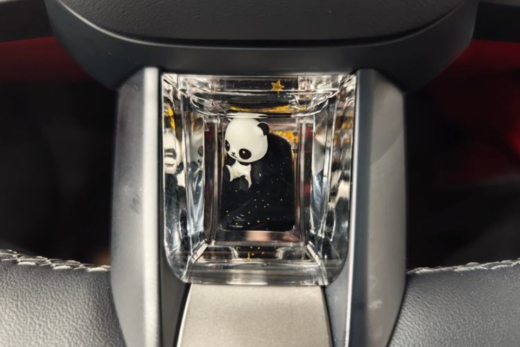 Used Xiaomi Auto SU7 2024 Four-Wheel Drive Ultra-Long Range Advanced Intelligent Driving Max Edition Interior 2