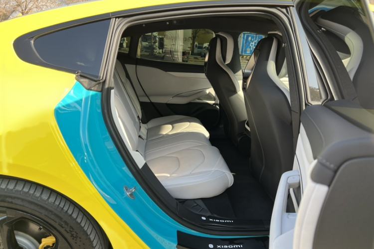 Used Xiaomi Auto SU7 2024 Rear-Drive Long-Range Intelligent Driving Version Interior 2