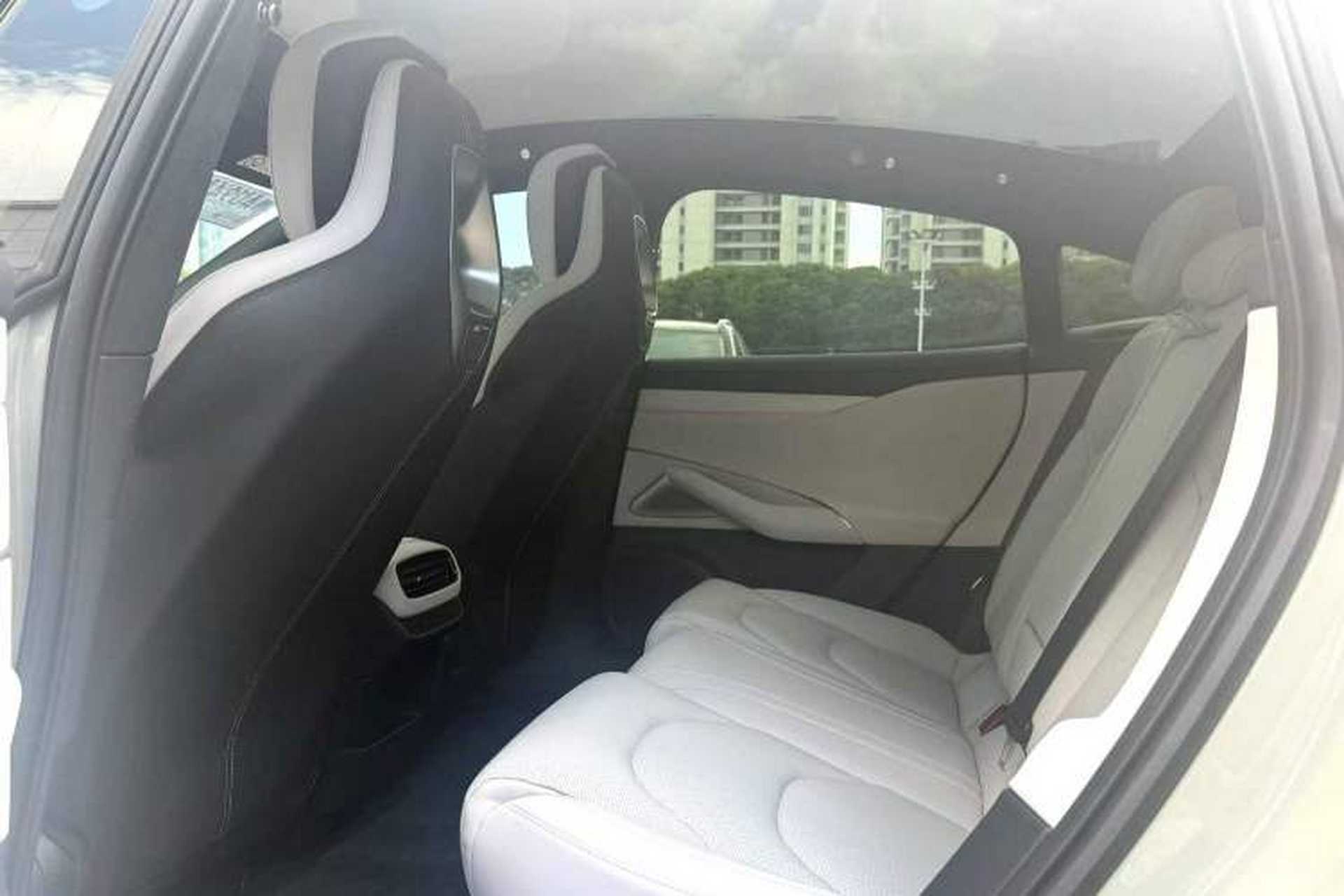 Used Xiaomi Auto SU7 2024 Four-Wheel Drive Ultra-Long Range Advanced Intelligent Driving Max Edition Interior 3