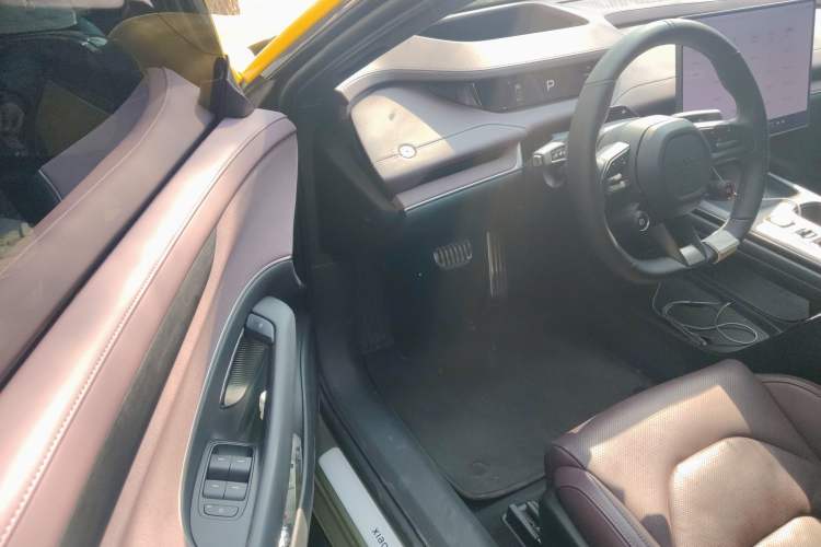 Used Xiaomi Auto SU7 2024 Four-Wheel Drive Ultra-Long Range Advanced Intelligent Driving Max Edition Interior 3
