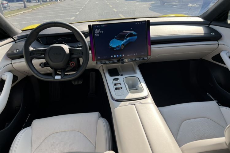 Used Xiaomi Auto SU7 2024 Rear-Drive Long-Range Intelligent Driving Version Interior 4