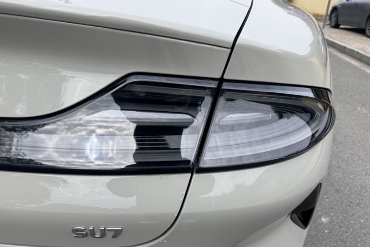 Used Xiaomi Auto SU7 2024 Rear-Drive Long-Range Intelligent Driving Version Interior 6