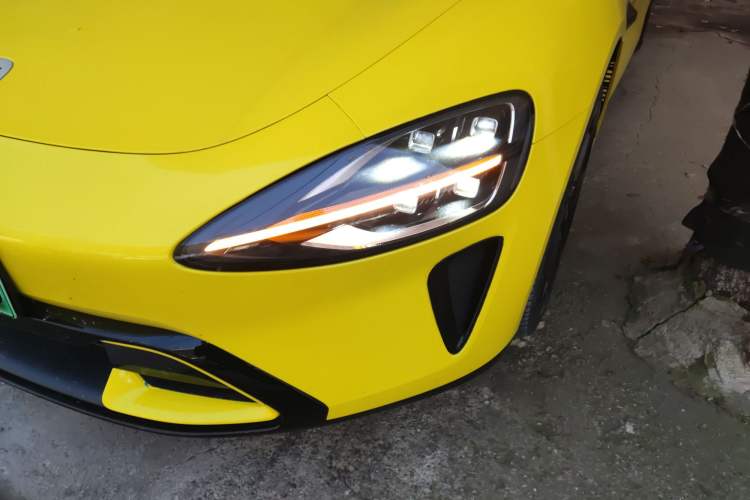 Used Xiaomi Auto SU7 2024 Rear-Drive Long-Range Intelligent Driving Version Left Front Headlight