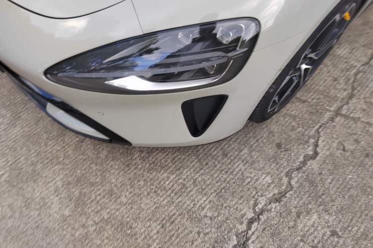 Used Xiaomi Auto SU7 2024 Rear-Drive Ultra-Long Range Advanced Pro-Level Intelligent Driving Version Left Front Headlight
