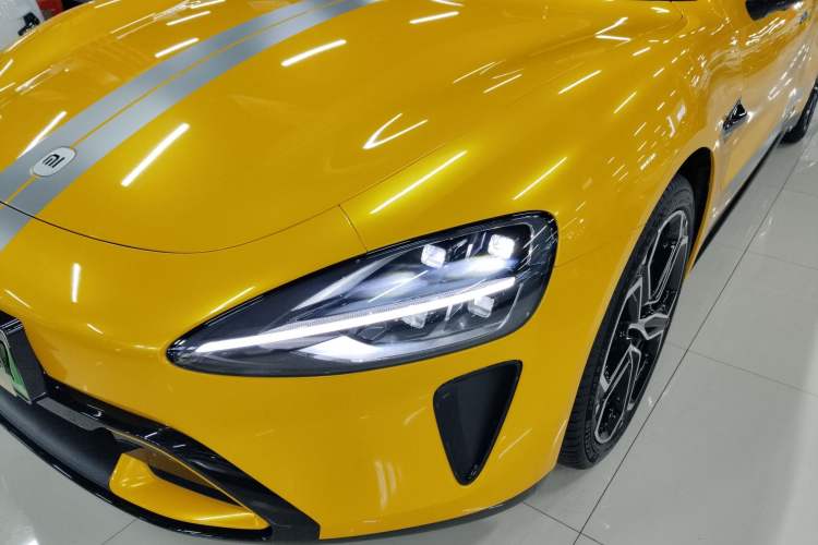 Used Xiaomi Auto SU7 2024 Rear-Drive Ultra-Long Range Advanced Pro-Level Intelligent Driving Version Left Front Headlight