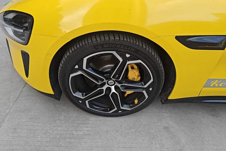 Used Xiaomi Auto SU7 2024 Four-Wheel Drive Ultra-Long Range Advanced Intelligent Driving Max Edition Left Front Wheel Hub