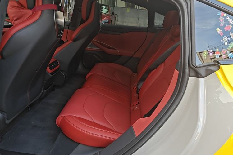 Used Xiaomi Auto SU7 2024 Four-Wheel Drive Ultra-Long Range Advanced Intelligent Driving Max Edition Left Rear Seat