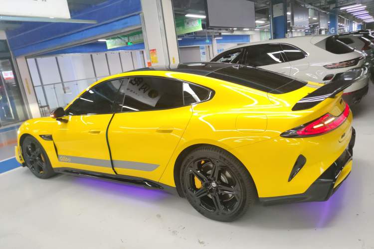 Used Xiaomi Auto SU7 2024 Four-Wheel Drive Ultra-Long Range Advanced Intelligent Driving Max Edition Left Side