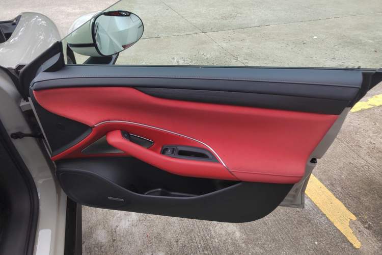 Used Xiaomi Auto SU7 2024 Rear-Drive Ultra-Long Range Advanced Pro-Level Intelligent Driving Version Right Front Door Interior
