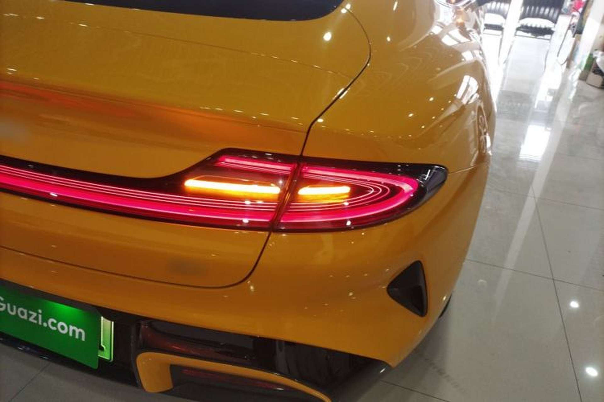 Used Xiaomi Auto SU7 2024 Rear-Drive Long-Range Intelligent Driving Version Right Rear Taillight