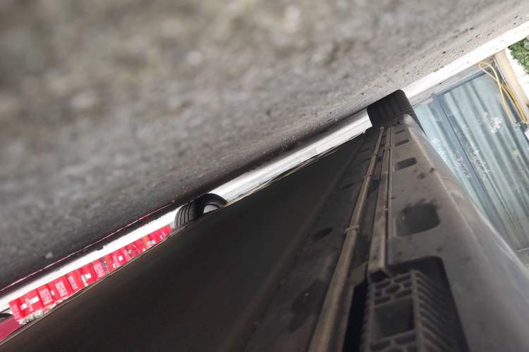 Used Xiaomi Auto SU7 2024 Rear-Drive Ultra-Long Range Advanced Pro-Level Intelligent Driving Version Right Side Sill