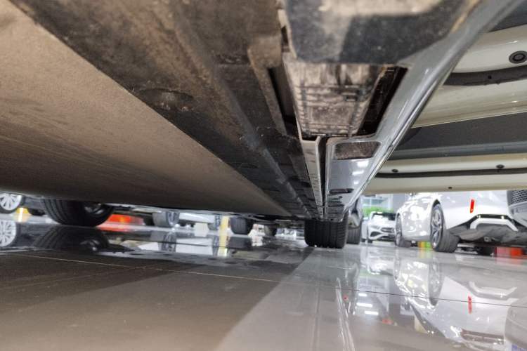 Used Xiaomi Auto SU7 2024 Rear-Drive Ultra-Long Range Advanced Pro-Level Intelligent Driving Version Right Side Sill