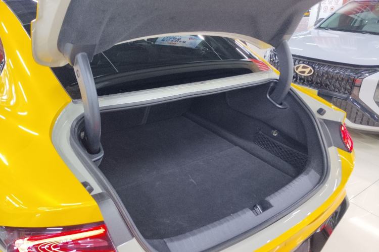 Used Xiaomi Auto SU7 2024 Rear-Drive Ultra-Long Range Advanced Pro-Level Intelligent Driving Version Trunk