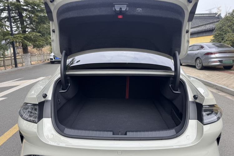 Used Xiaomi Auto SU7 2024 Rear-Drive Long-Range Intelligent Driving Version Trunk