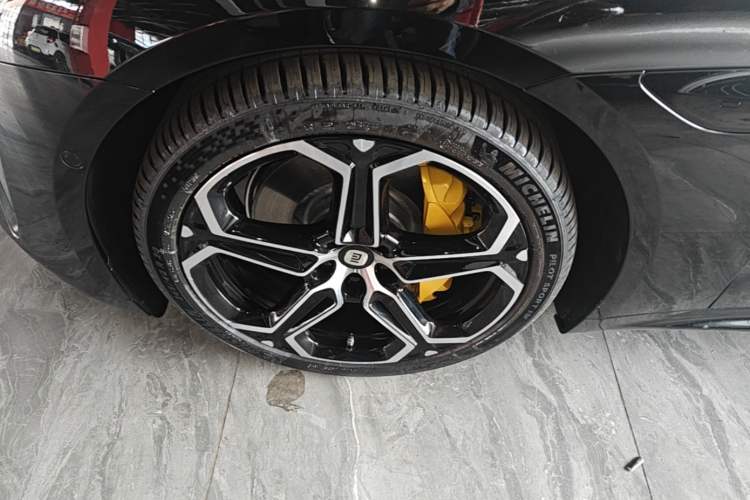 Used Xiaomi Auto SU7 2026 Model Pro Left Front Wheel Hub
