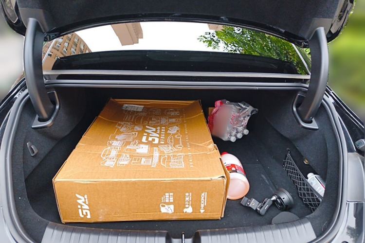Used Xiaomi Auto SU7 2026 Model Standard Edition Trunk