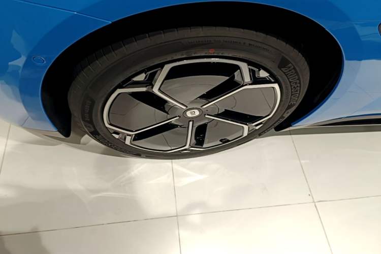 Used Xiaomi Auto SU7 2026 Model Standard Edition Exterior 4