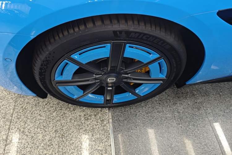 Used Xiaomi Auto SU7 2026 Model Pro Left Front Wheel Hub