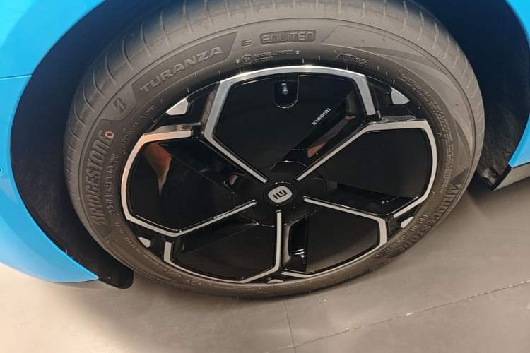 Used Xiaomi Auto SU7 2026 Model Standard Edition Left Front Wheel Hub